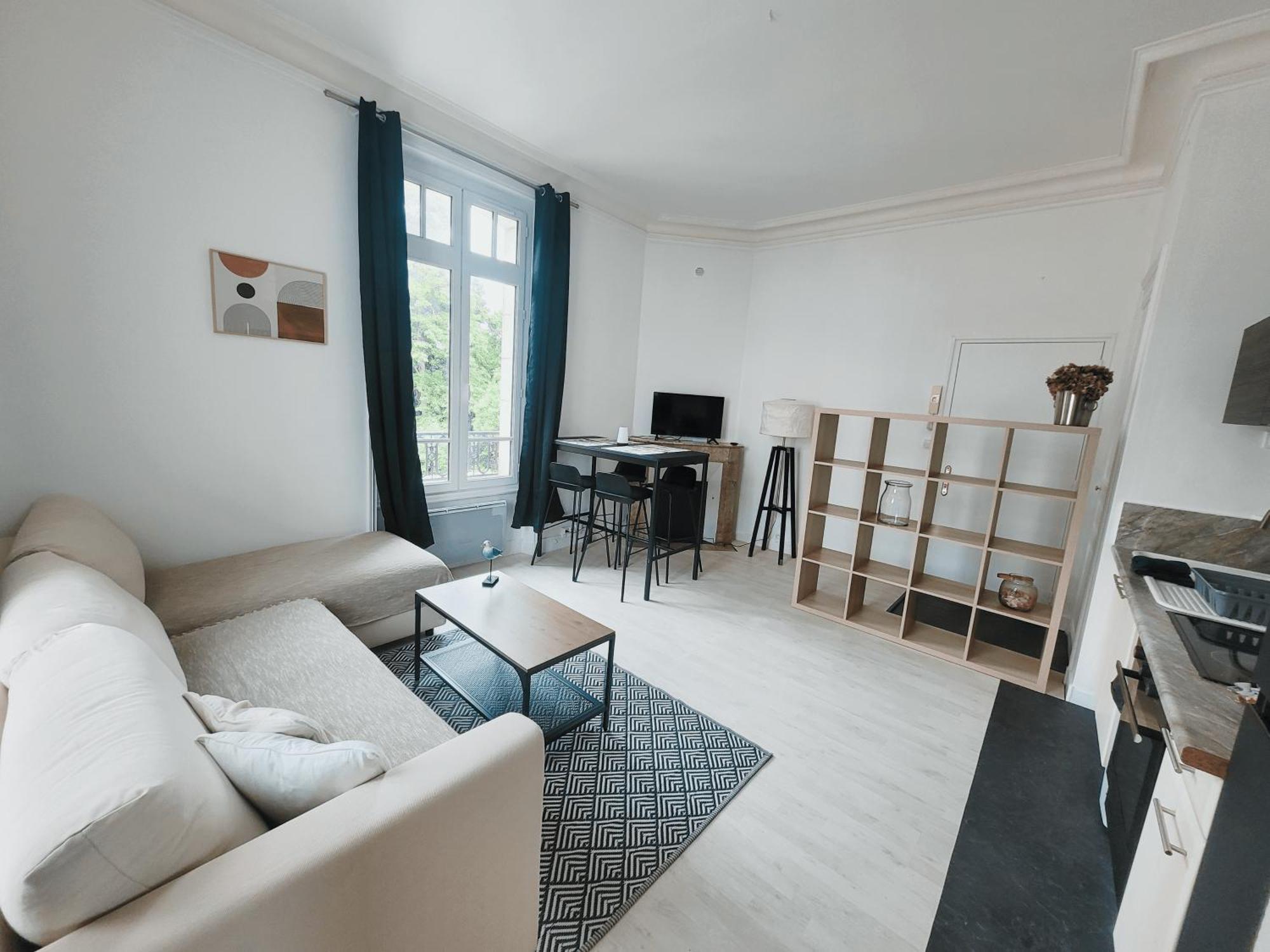 Lumineux En Centre-ville Avec Parking Apartamento *